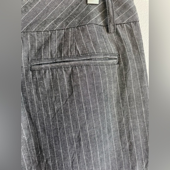 Trixie + LuLu Modern Gray Pinstriped Pants | Size 8P - Picture 9 of 10